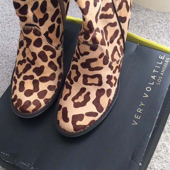 Very Volatile Los Angeles leopard boot size 8 - Picture 2 of 5